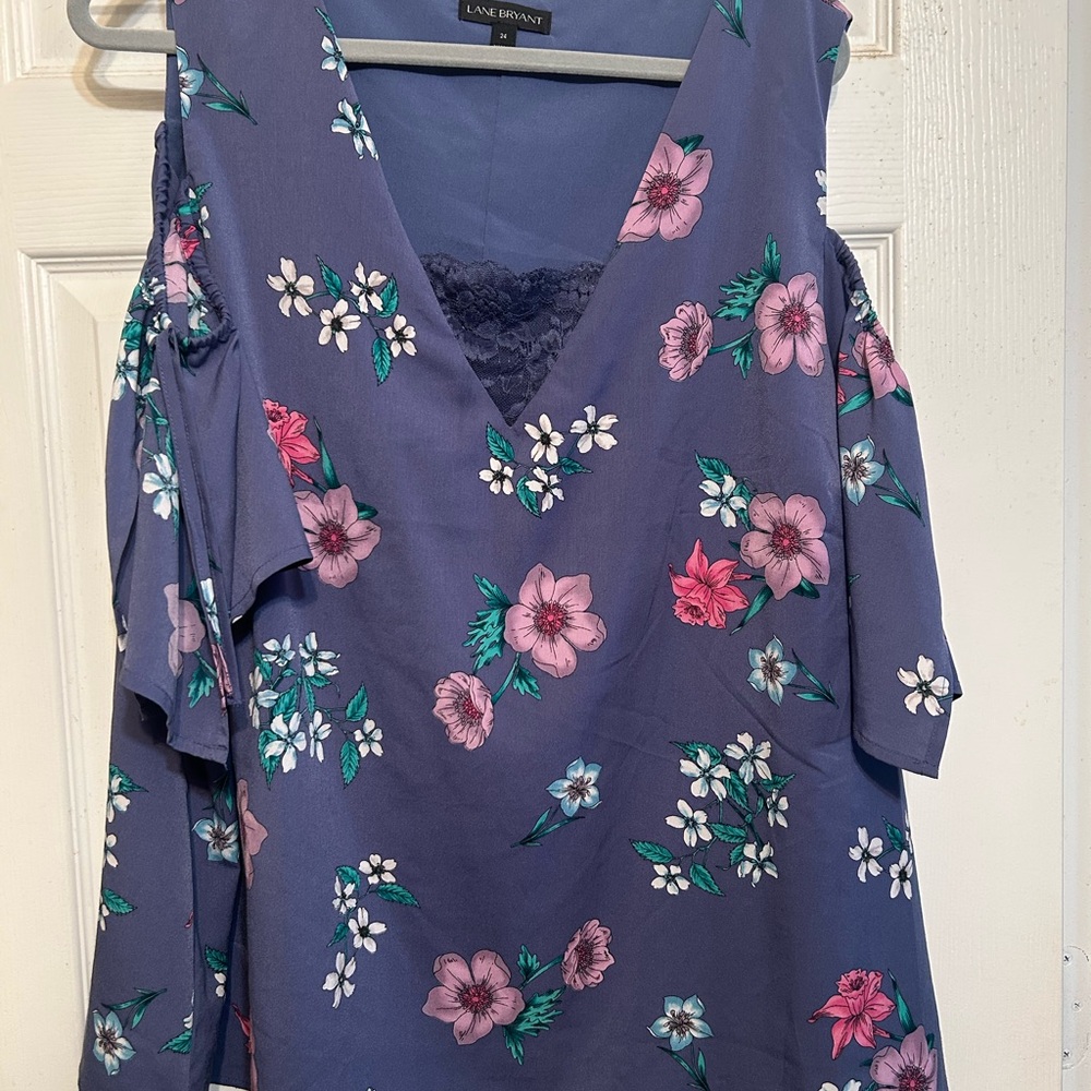 NWOT- Lane Bryant Blue Shoulder Out Floral lace  Front Blouse. Size 26